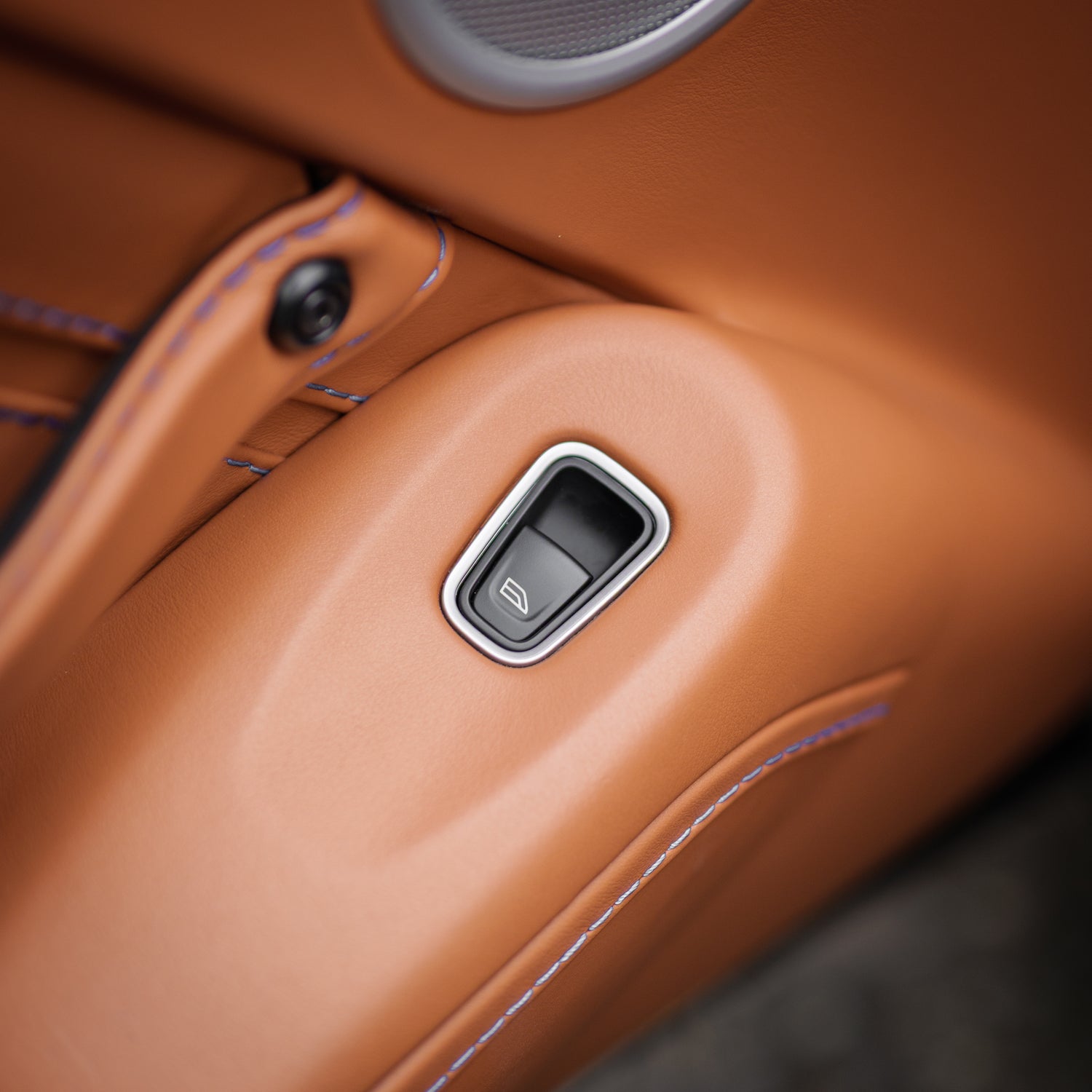 Immaculate Aston Martin V8 Vantage