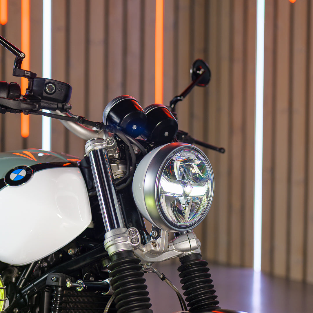 Custom BMW RnineT WITH UNIT GARAGE EXHAUST