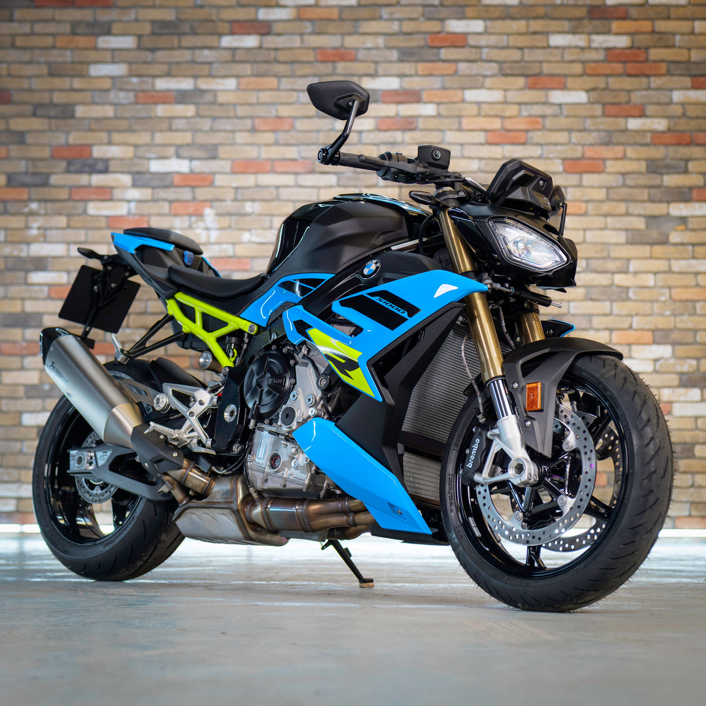 Brand New 2025 BMW S1000R
