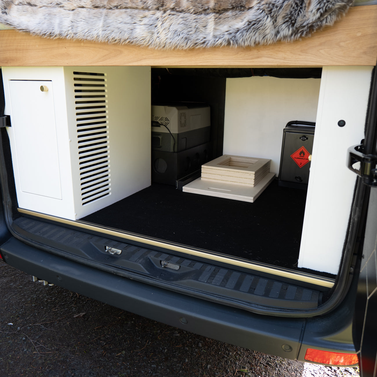 Charlotte - 3 berth Super Lux Off Grid Camper