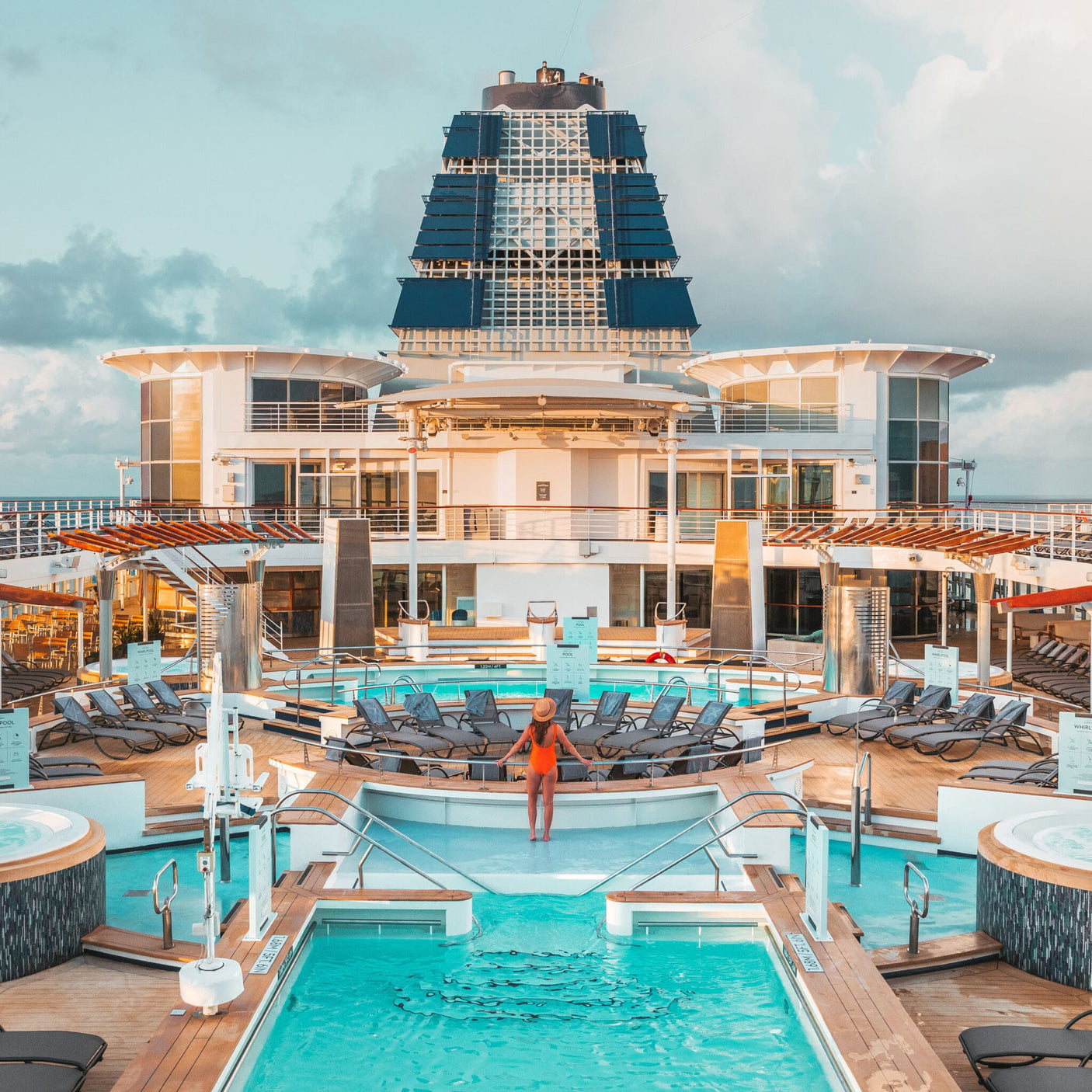 Luxury 7-Night Alaska Dawes Glacier Cruise for 2