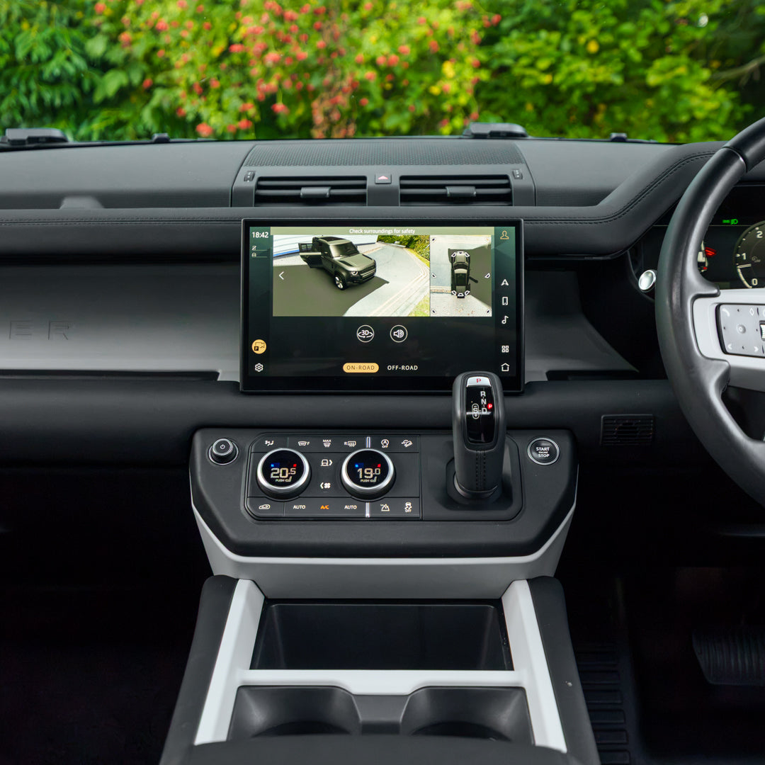 2025 Land Rover Defender 110 X-Dynamic