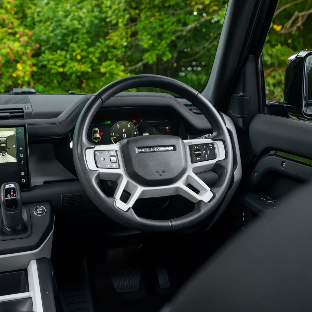 2025 Land Rover Defender 110 X-Dynamic