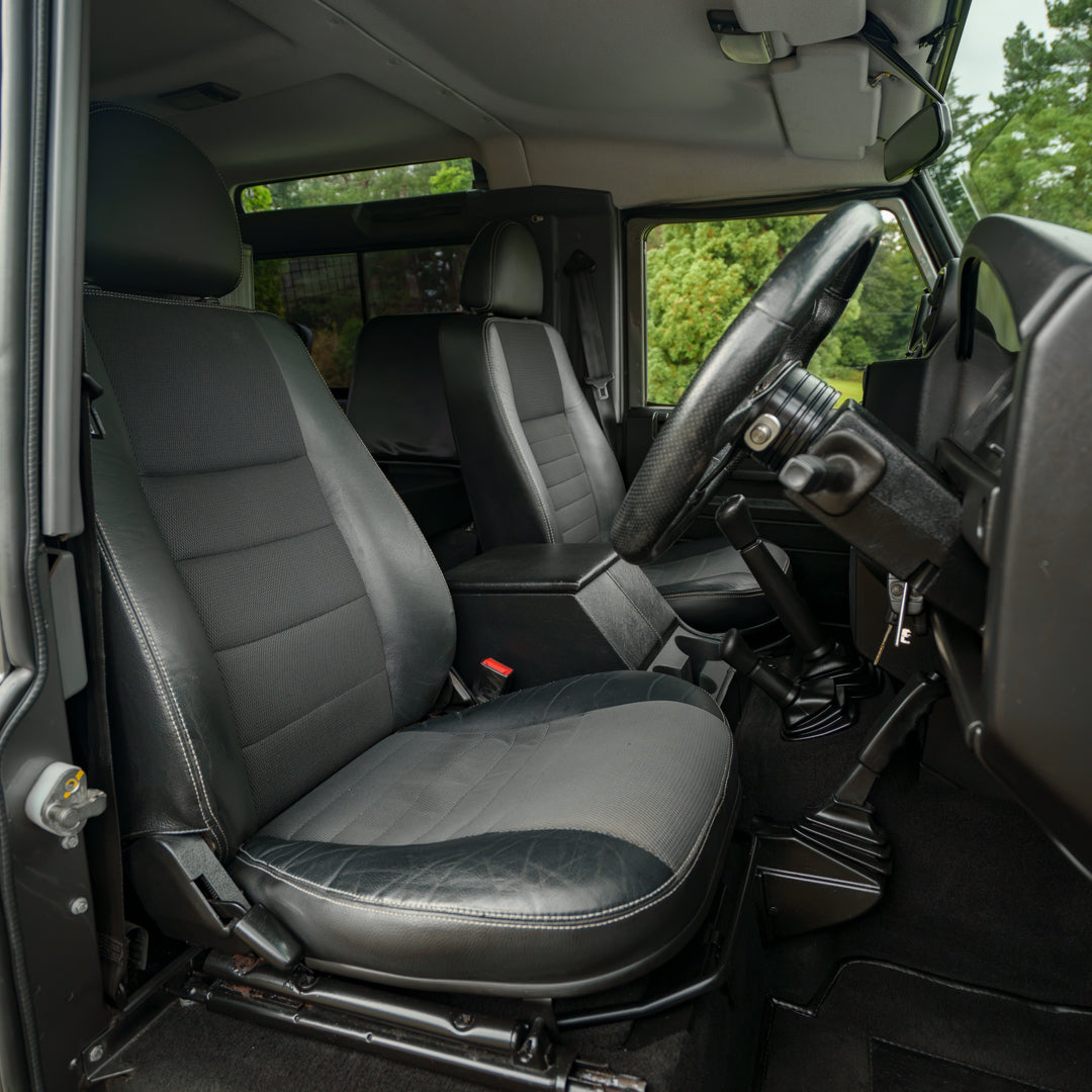 Land Rover Defender 90