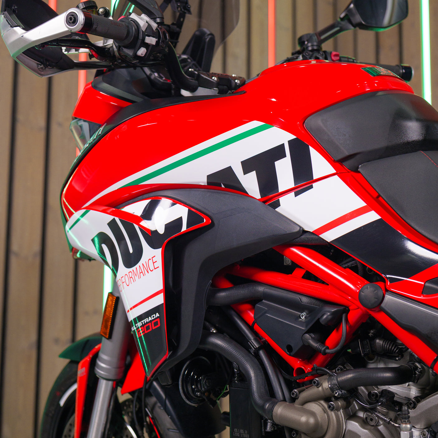 Ducati Multistrada 1200s