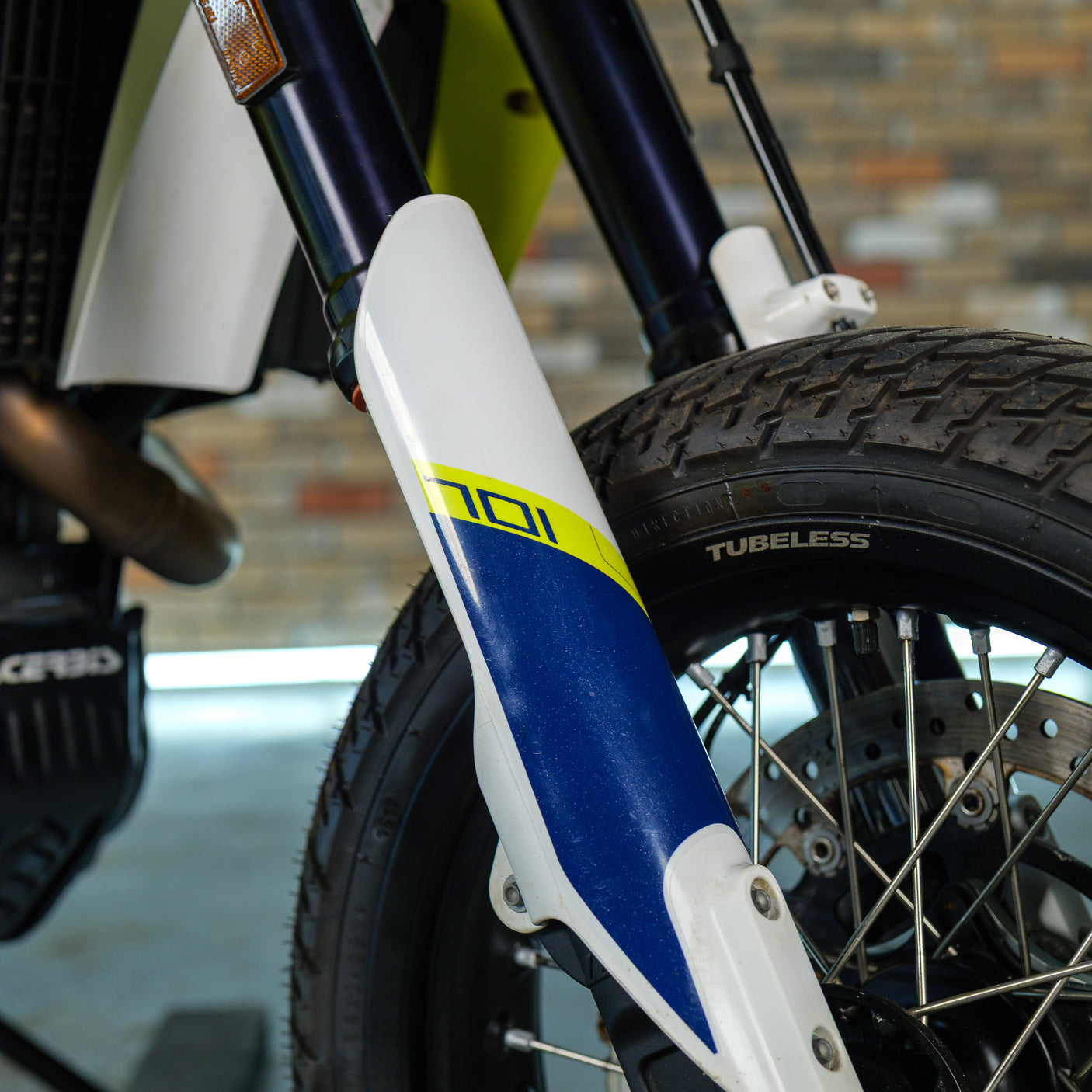LOW ODDS: HUSQVARNA 701 SUPERMOTO