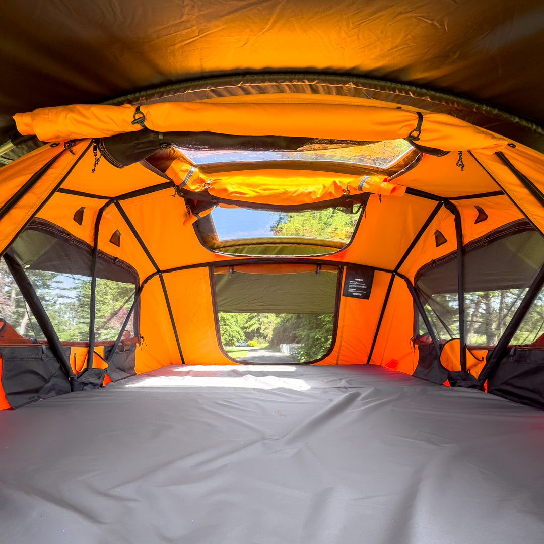 Brand New Jeep Avenger + Tent Box 2.0