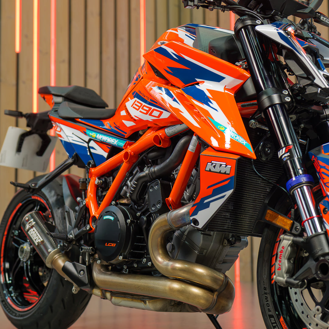 CUSTOM 2025 KTM 1390 DUKE EVO R