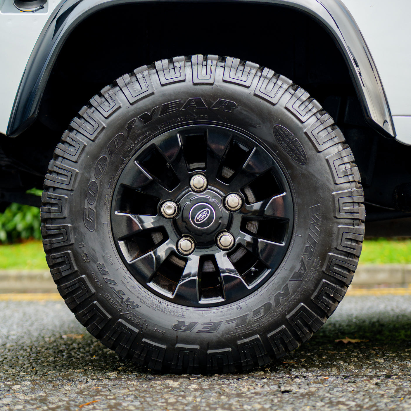 Immaculate 2015 Land Rover Defender XS