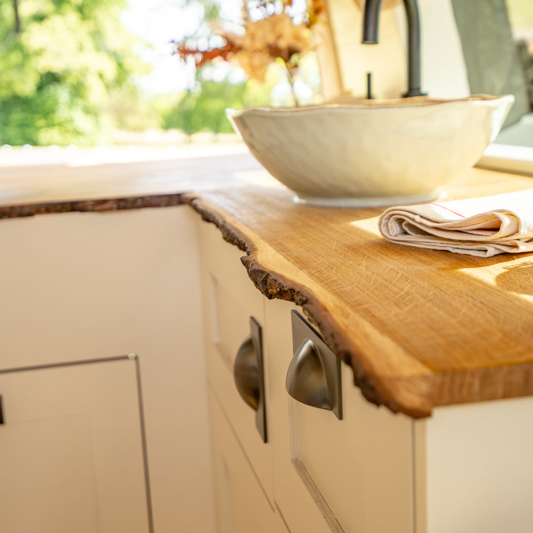 Lucy: Automatic Off-Grid 4 berth Campervan