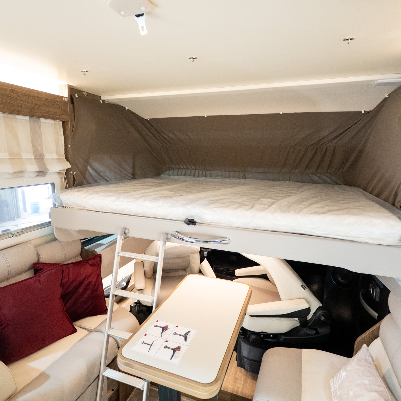 BRAND NEW: 4 berth Automatic Roller Team Pegaso 750