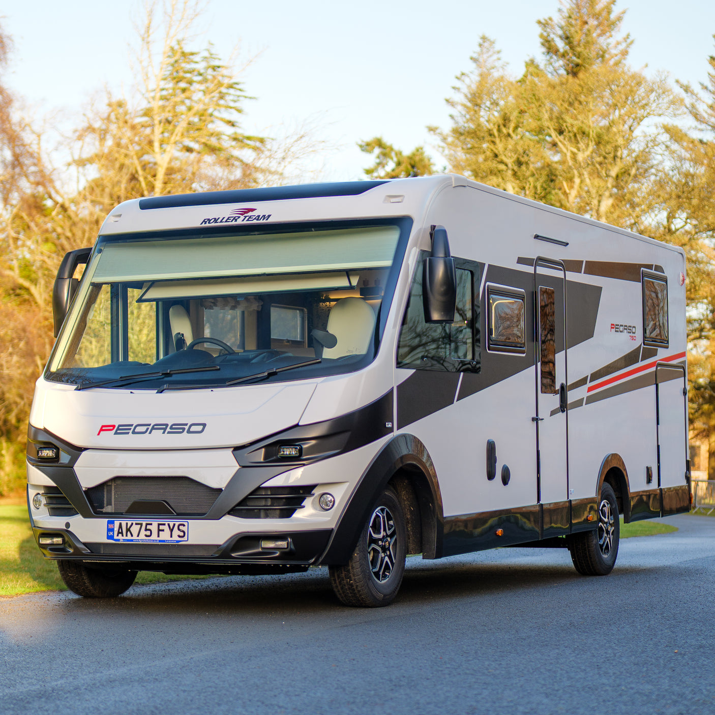 BRAND NEW: 4 berth Automatic Roller Team Pegaso 750