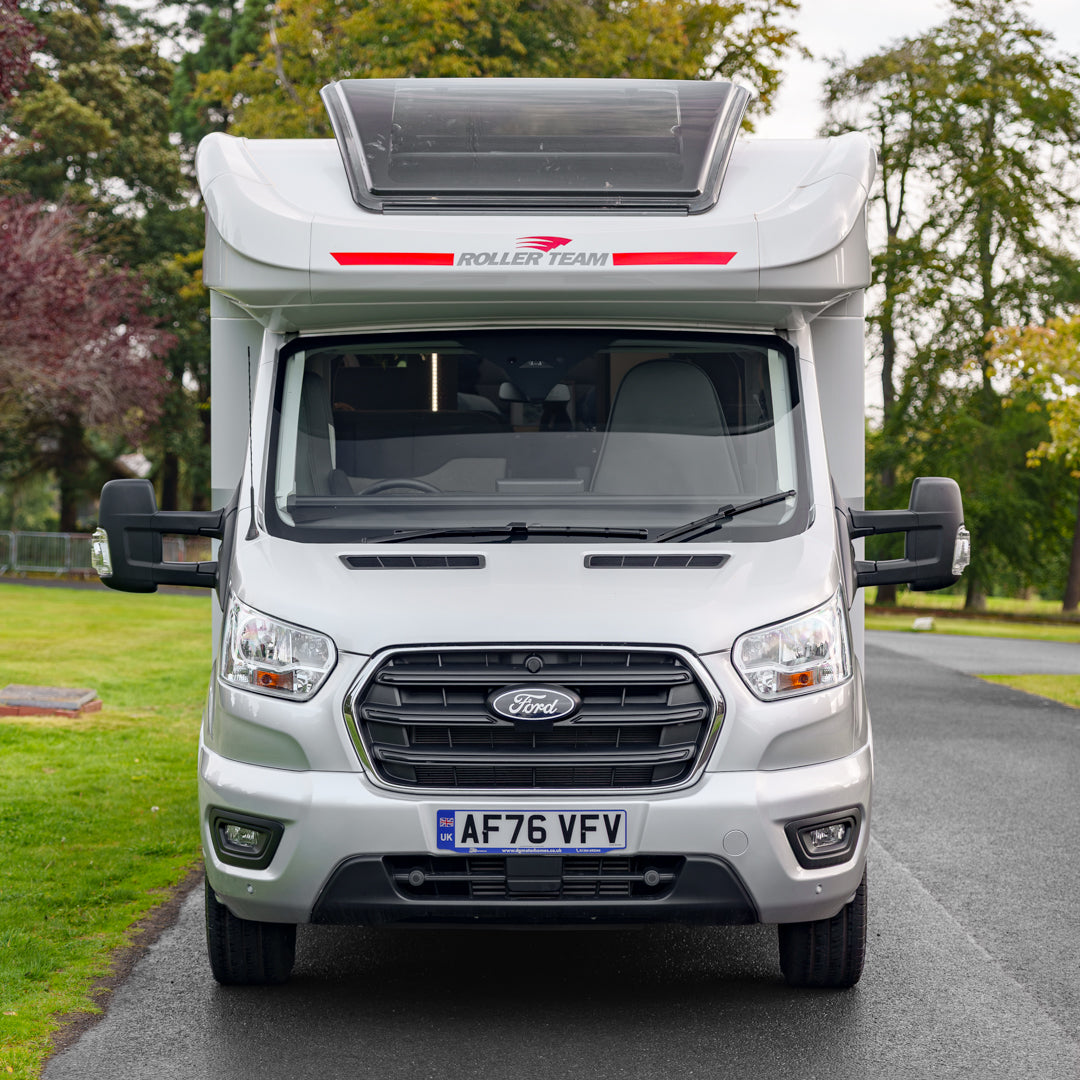 BRAND NEW 4 berth Roller Team Zefiro 685