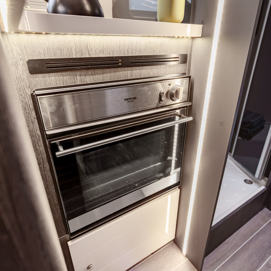 BRAND NEW 4 berth Roller Team Zefiro 685