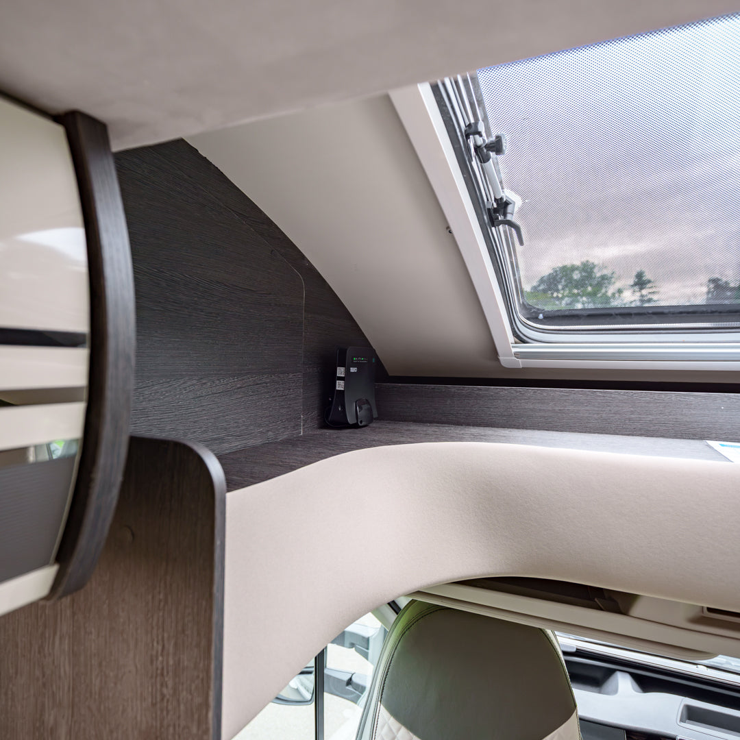 BRAND NEW 4 berth Roller Team Zefiro 685