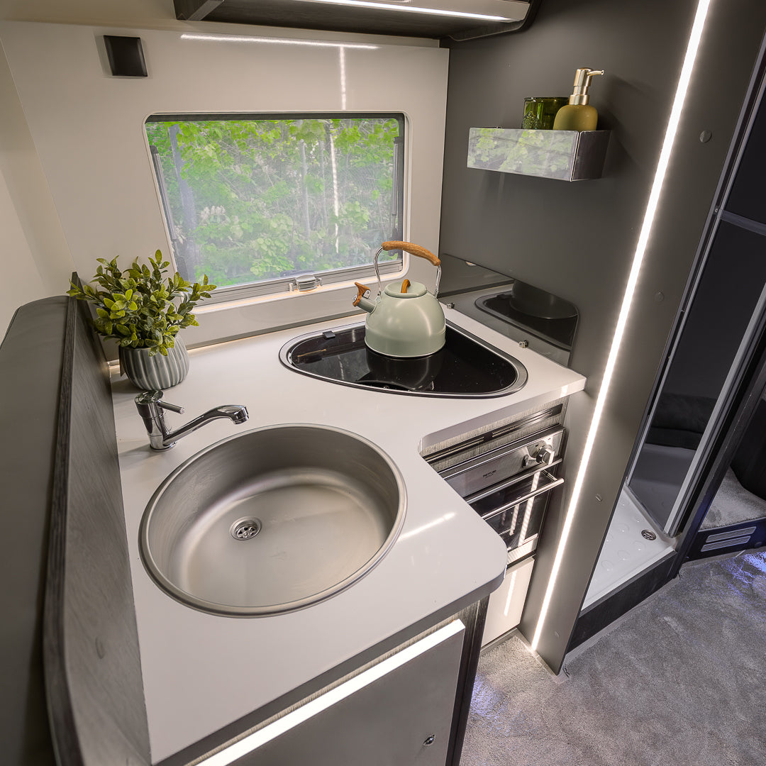 NEW AUTOMATIC Roller Team Zefiro 696 4 berth motorhome