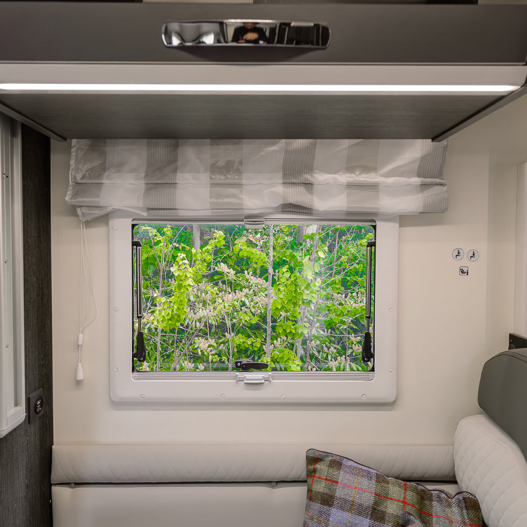 NEW AUTOMATIC Roller Team Zefiro 696 4 berth motorhome
