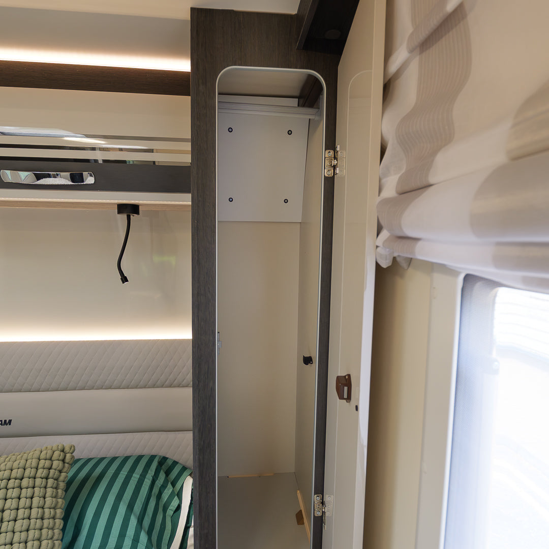 NEW AUTOMATIC Roller Team Zefiro 696 4 berth motorhome