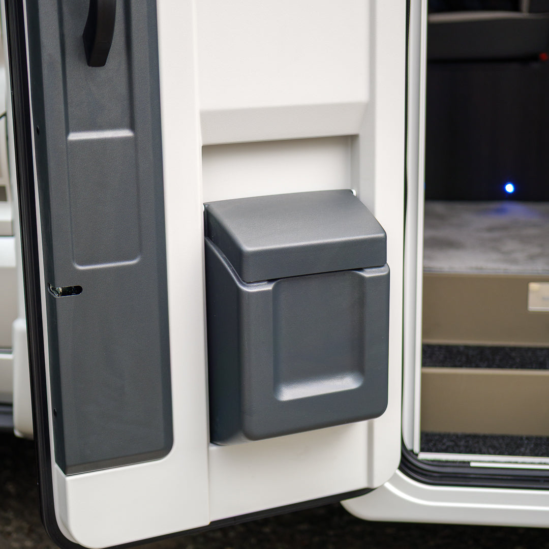 NEW AUTOMATIC Roller Team Zefiro 696 4 berth motorhome