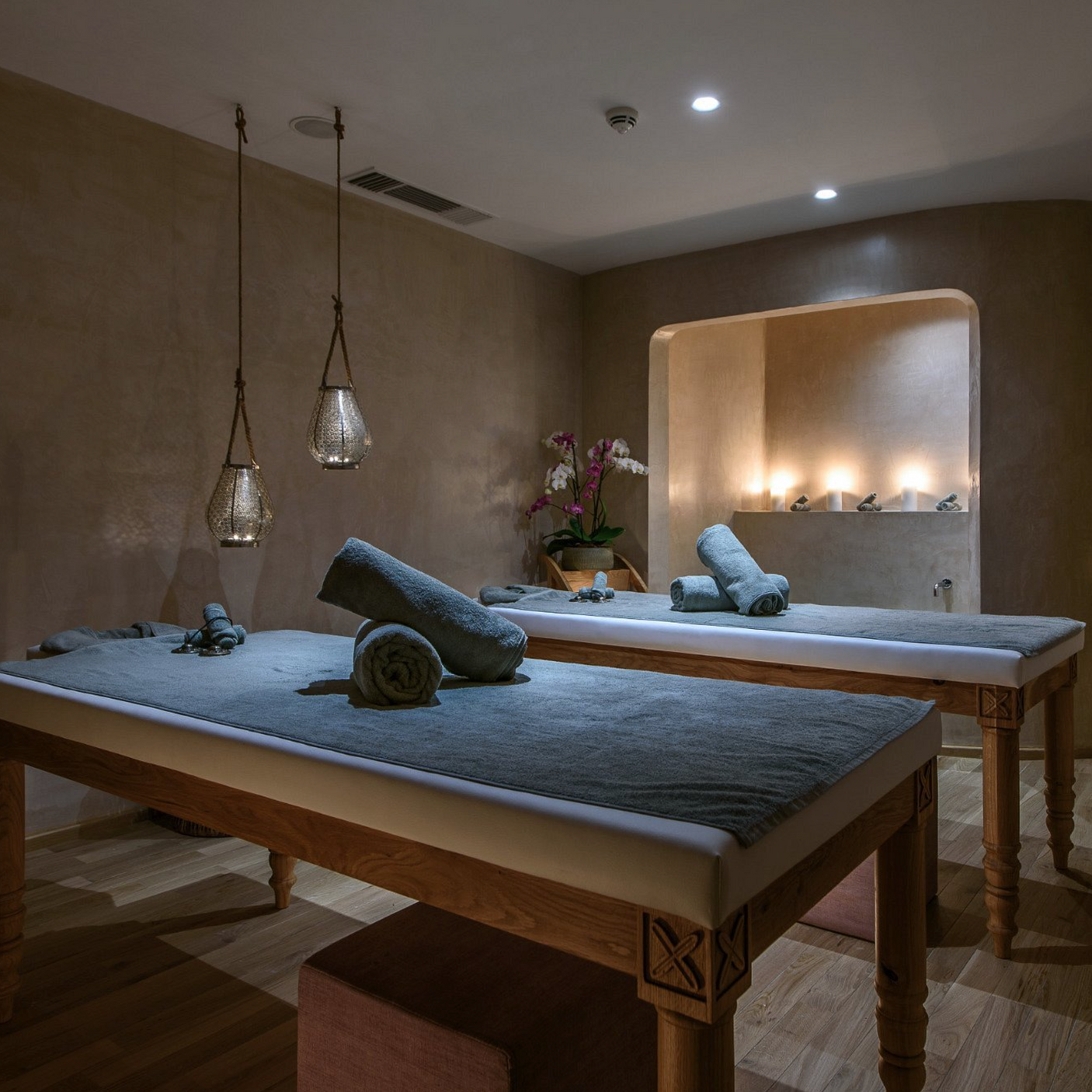 All inclusive 7 Night 5* Stella Island Stay – Overwater Bungalow + Jacuzzi