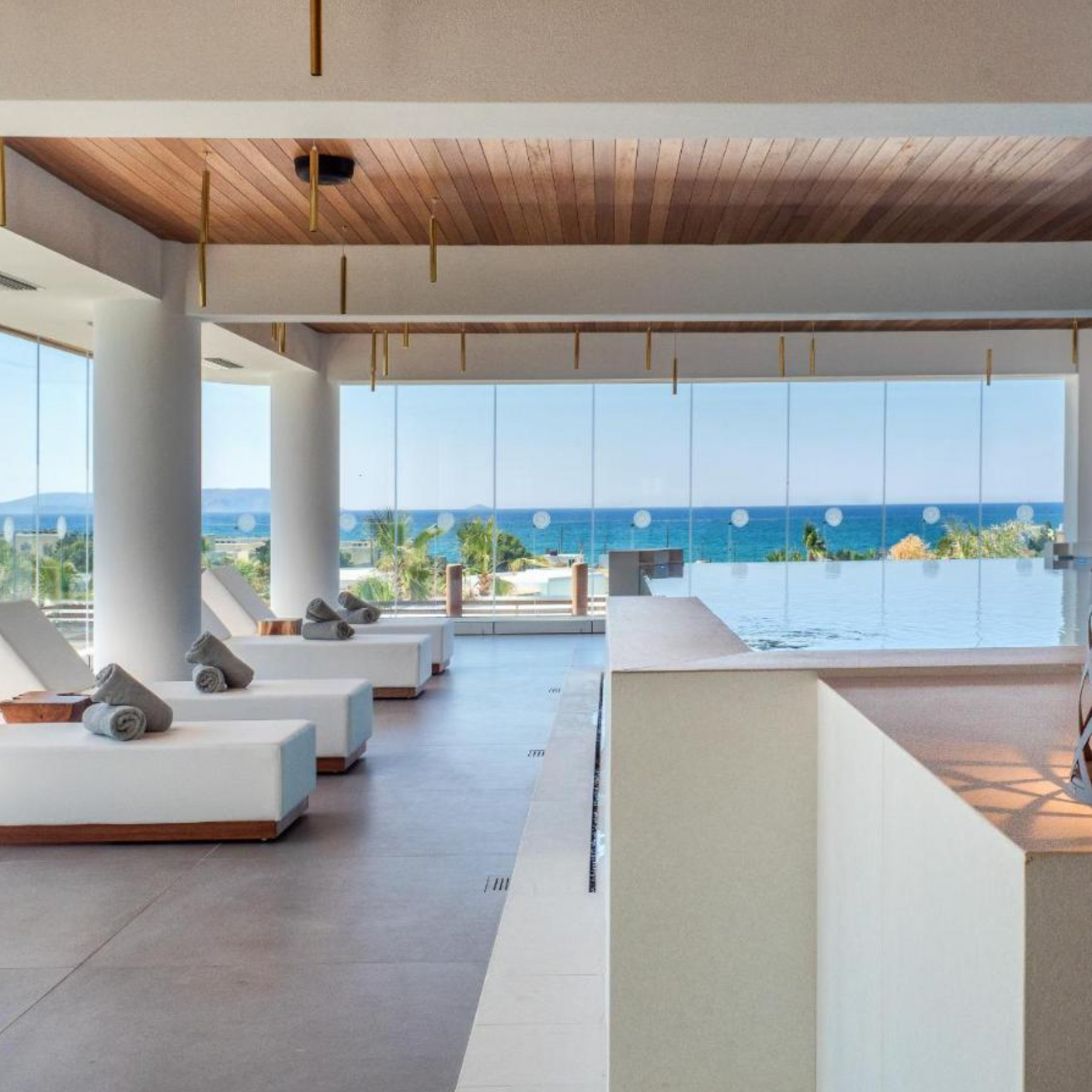 All inclusive 7 Night 5* Stella Island Stay – Overwater Bungalow + Jacuzzi