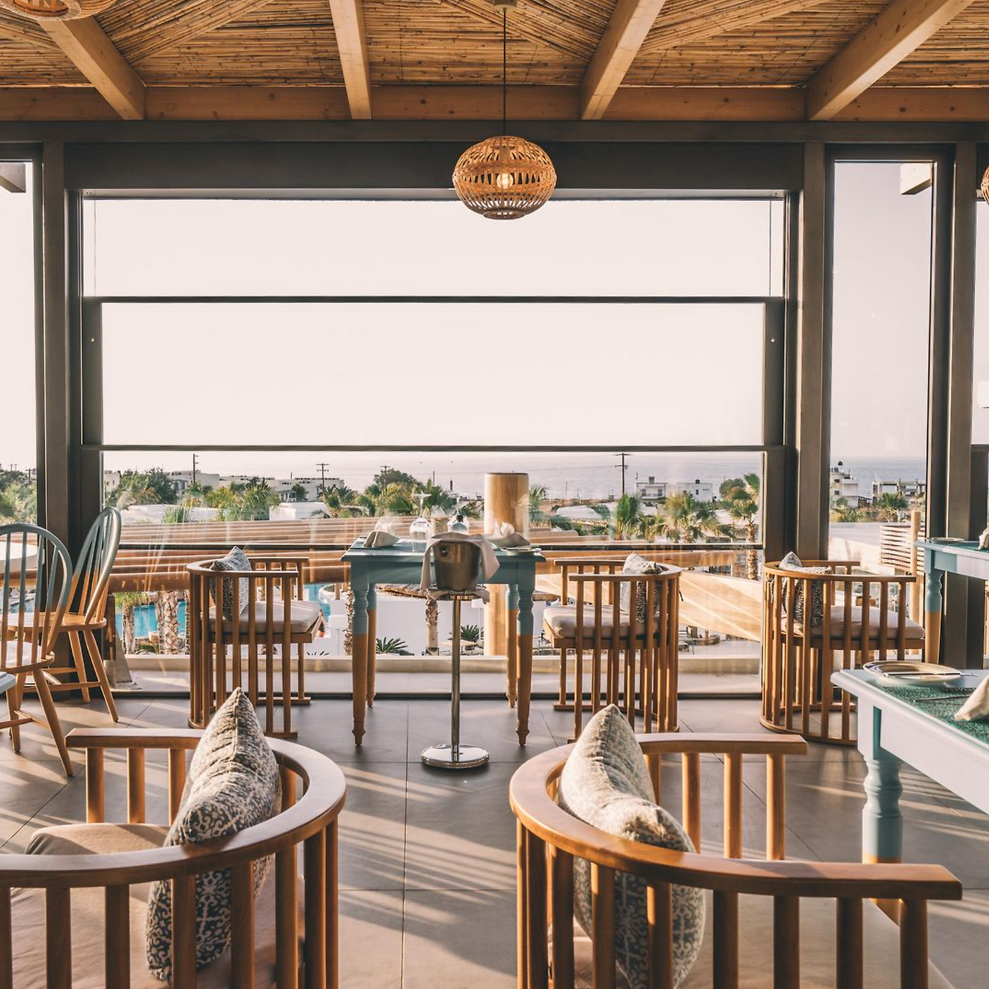 All inclusive 7 Night 5* Stella Island Stay – Overwater Bungalow + Jacuzzi