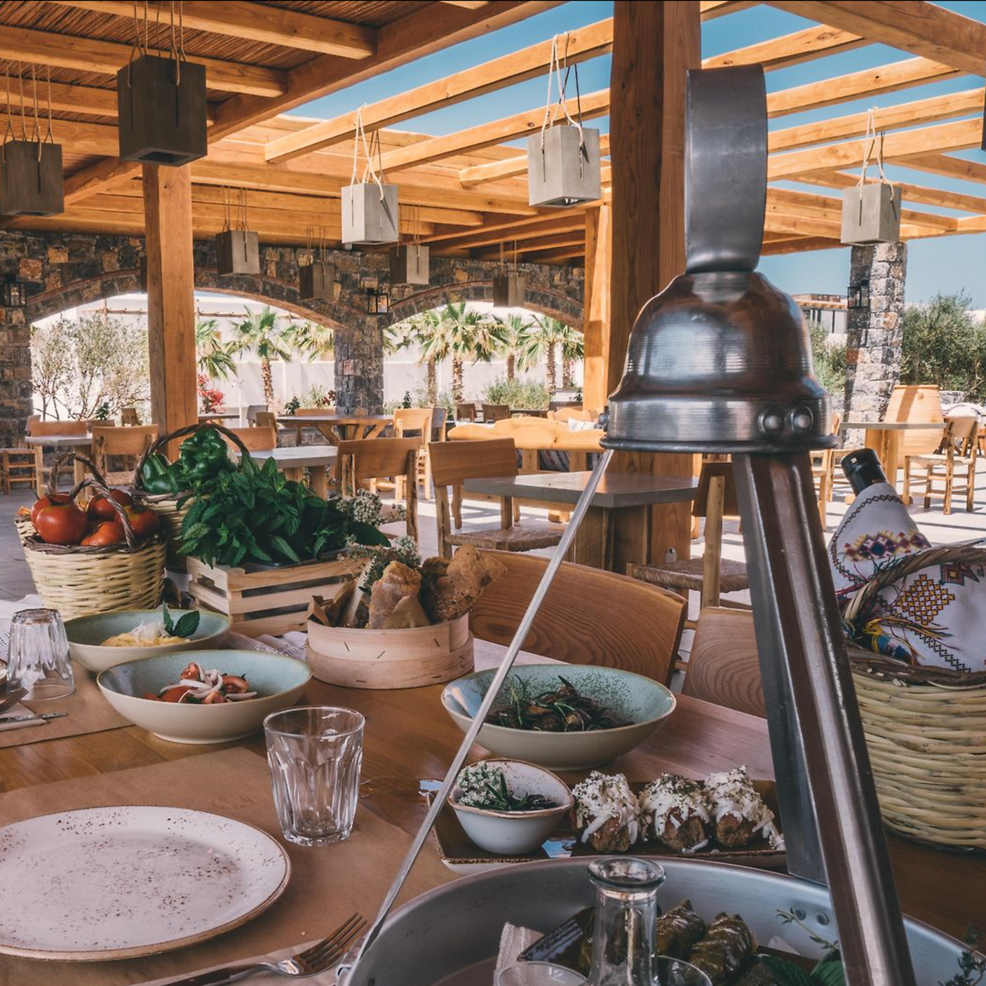 All inclusive 7 Night 5* Stella Island Stay – Overwater Bungalow + Jacuzzi