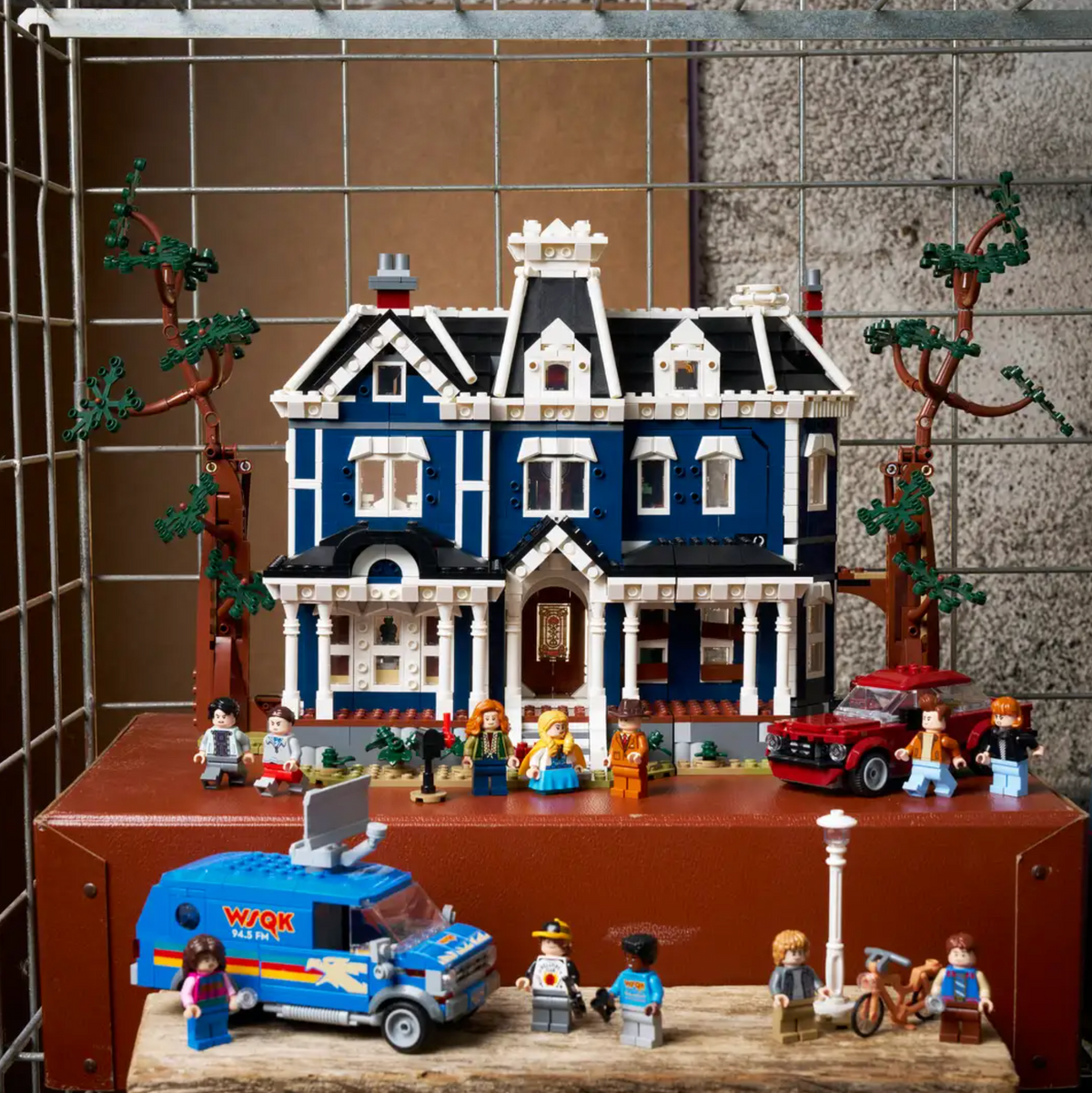 LEGO Icons Stranger Things: The Creel House