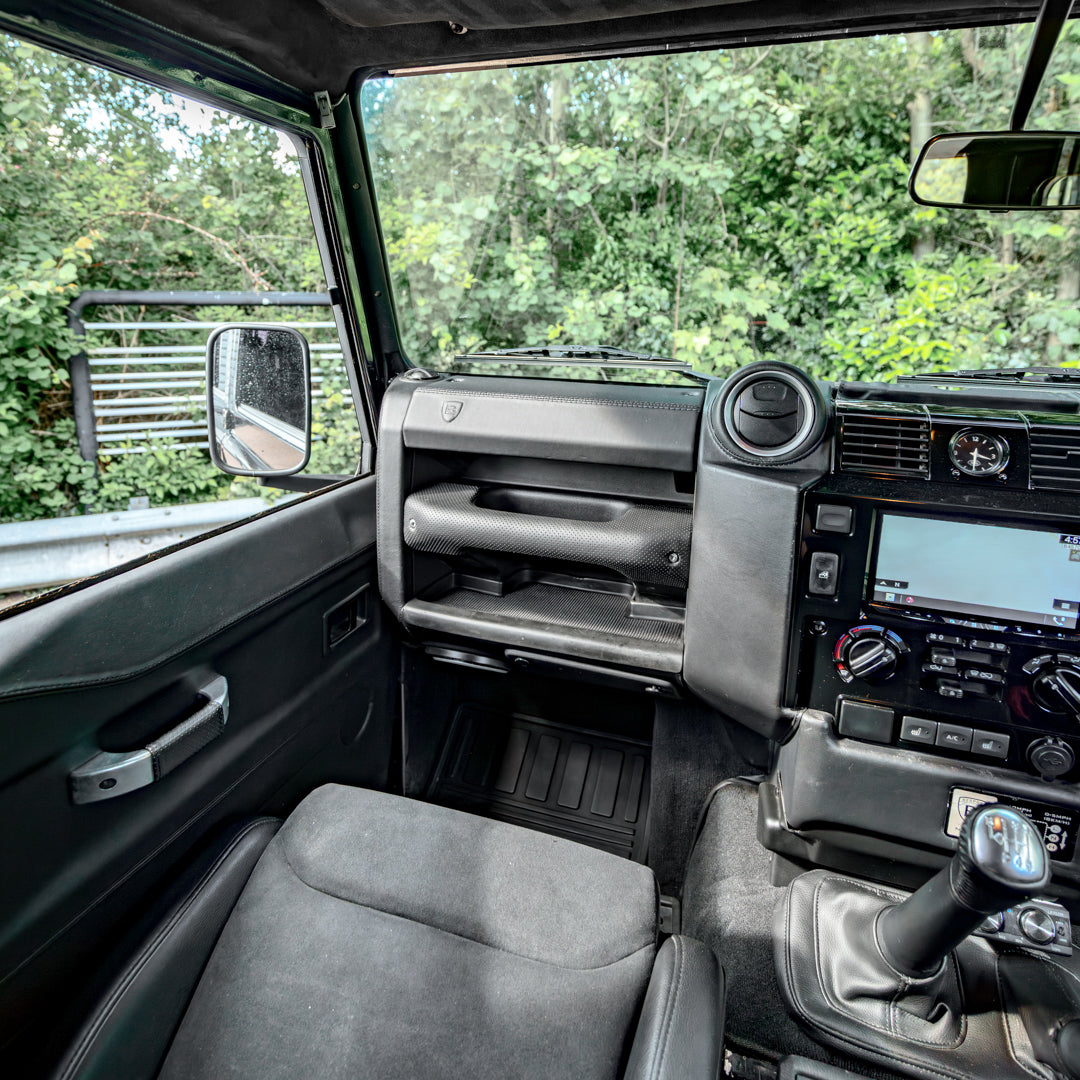 Land Rover Defender – BESPOKE Spectre Edition