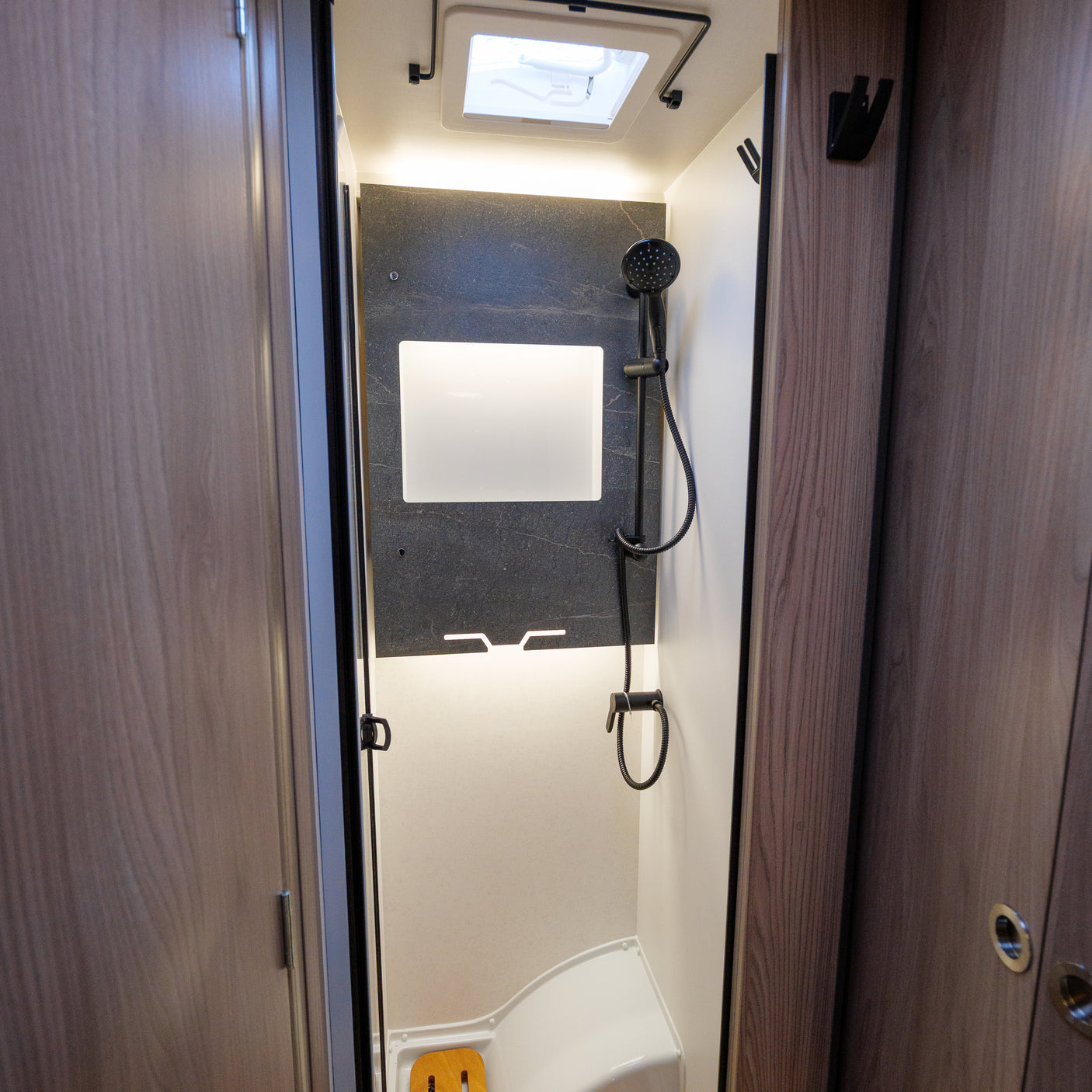BRAND NEW: 4 berth Swift Voyager 594
