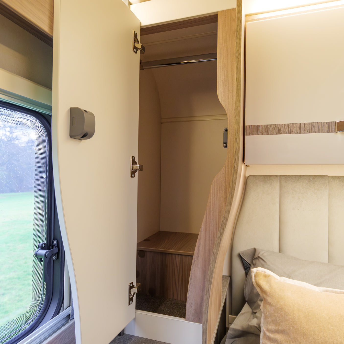 BRAND NEW: 4 berth Swift Voyager 594