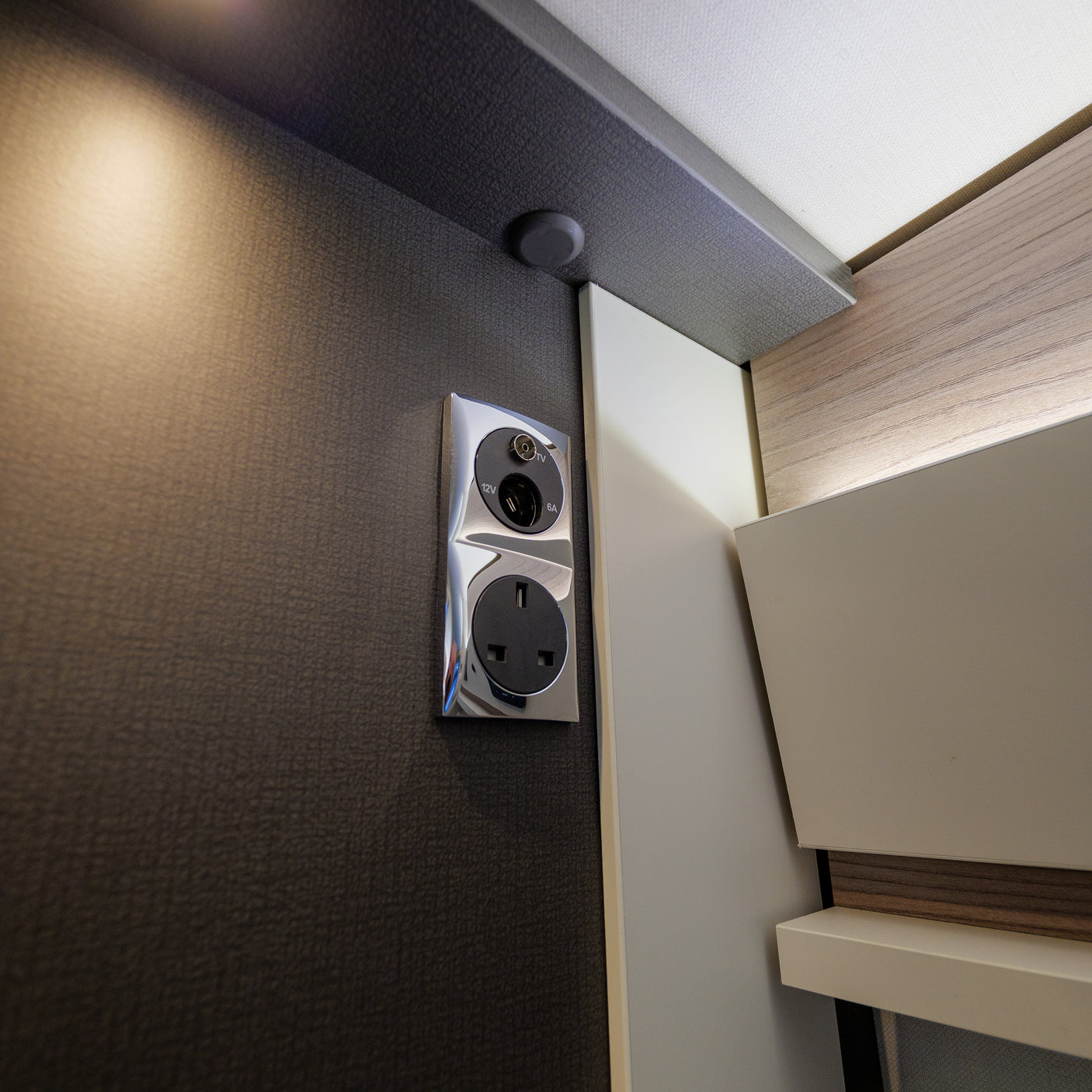 BRAND NEW: 4 berth Swift Voyager 594