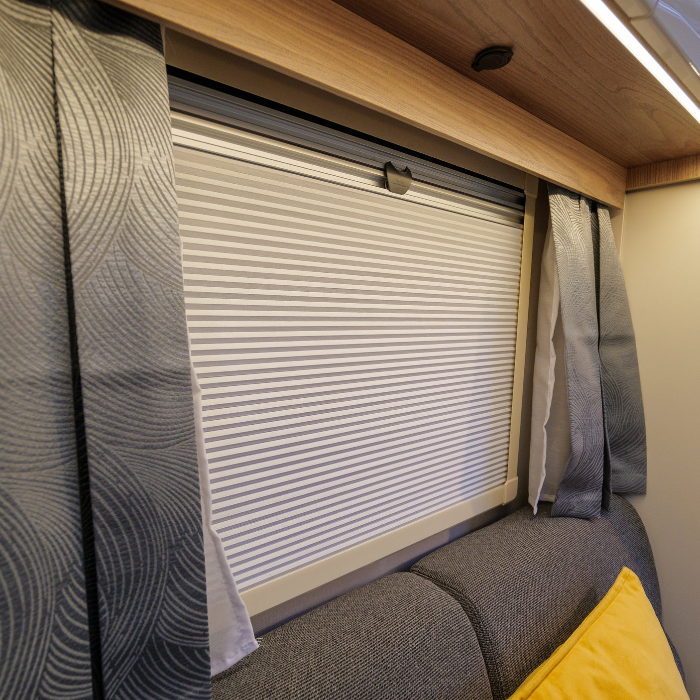 BRAND NEW: 4 berth Swift Voyager 594