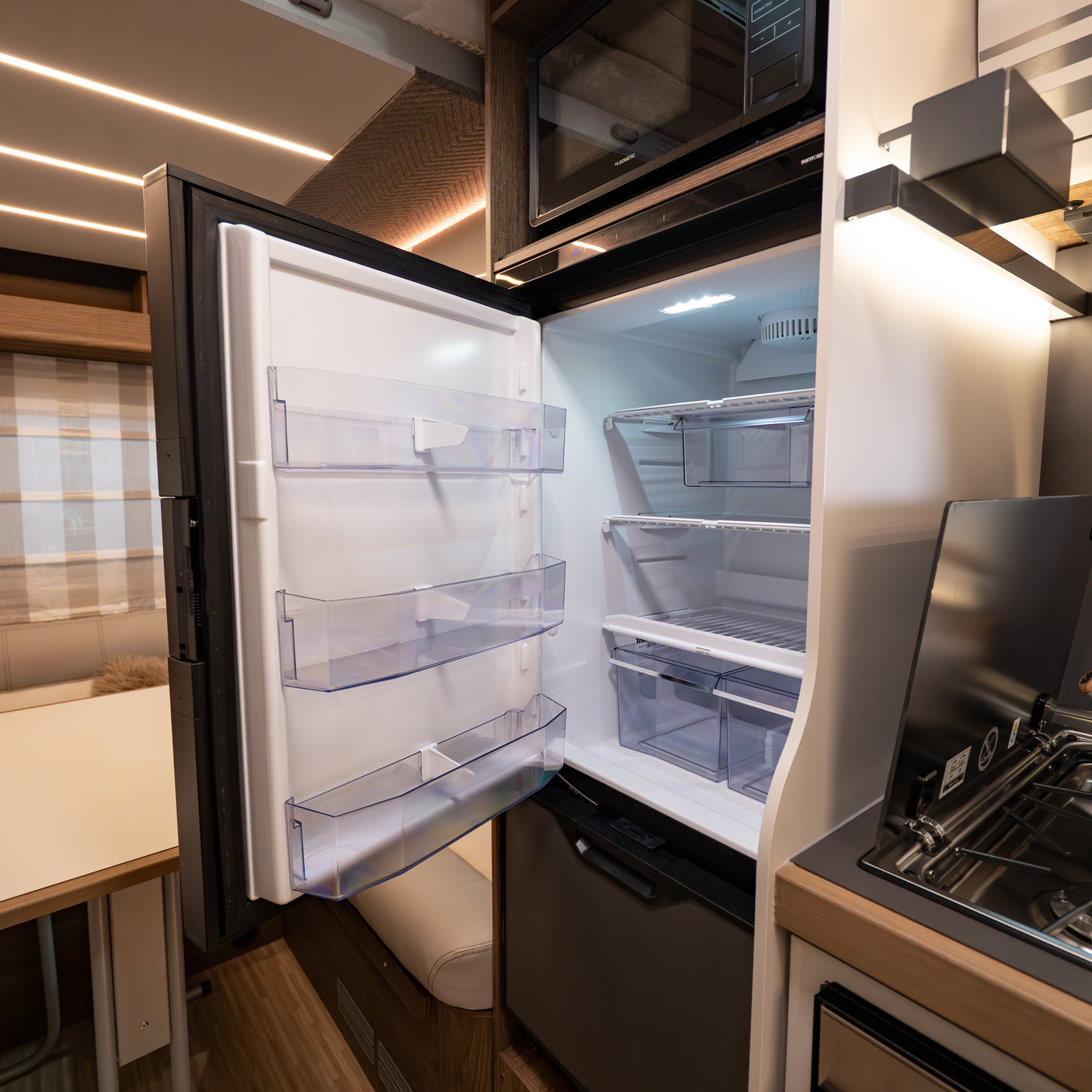 BRAND NEW: 2026 4 berth Automatic Roller Team T-Line 700