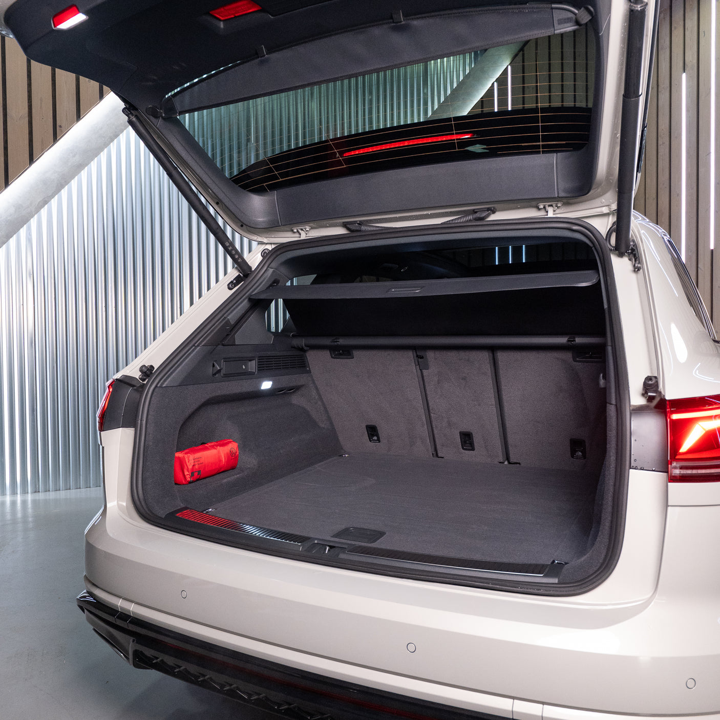 2025 VW Touareg Black Edition