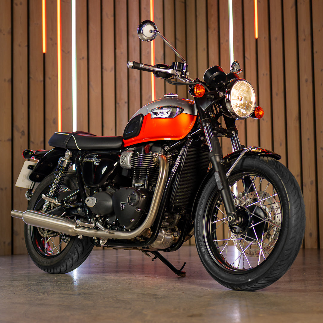 Triumph T100