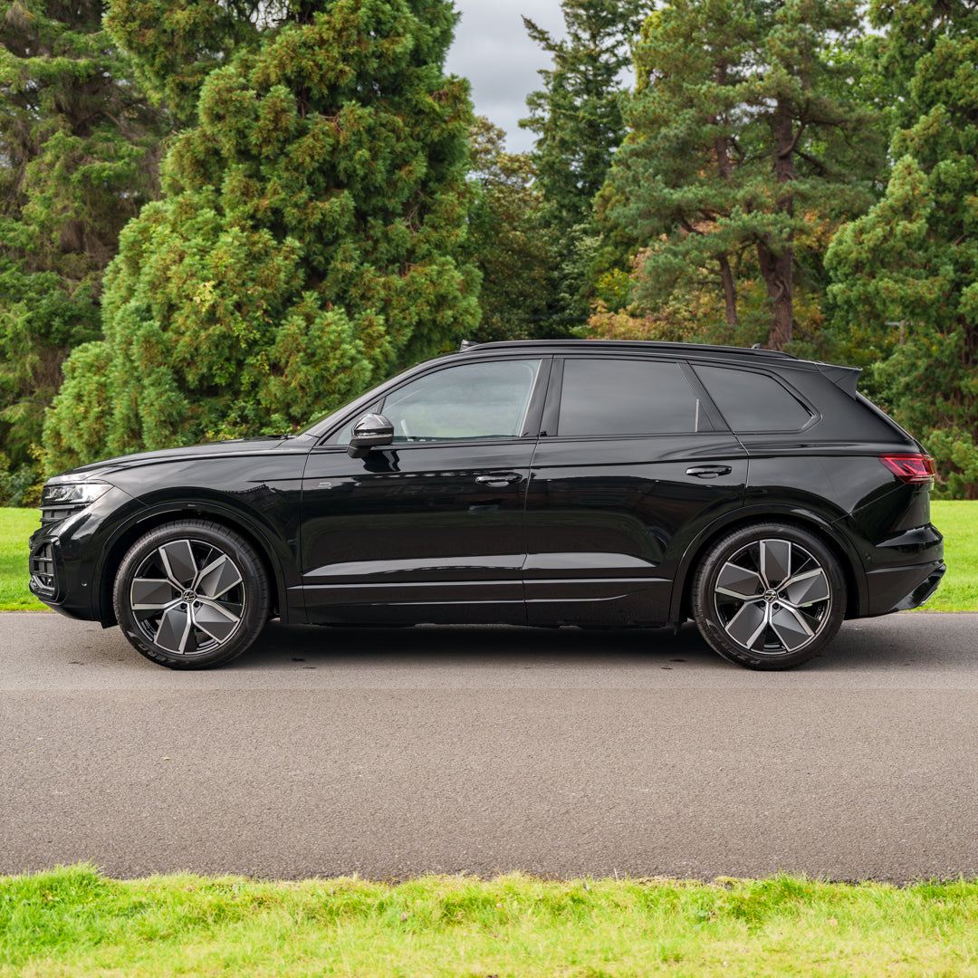 VW Touareg 3.0L V6 Black Edition