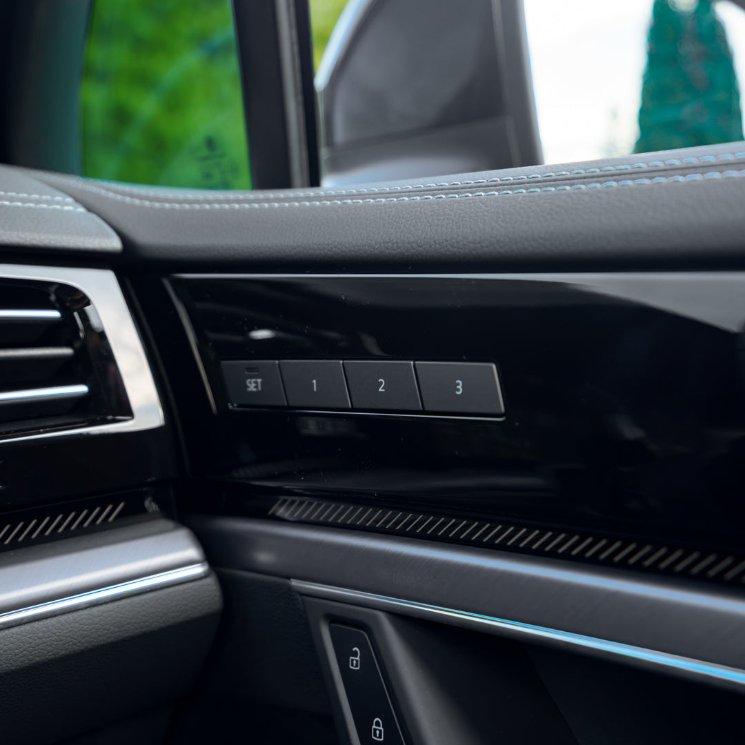 VW Touareg 3.0L V6 Black Edition