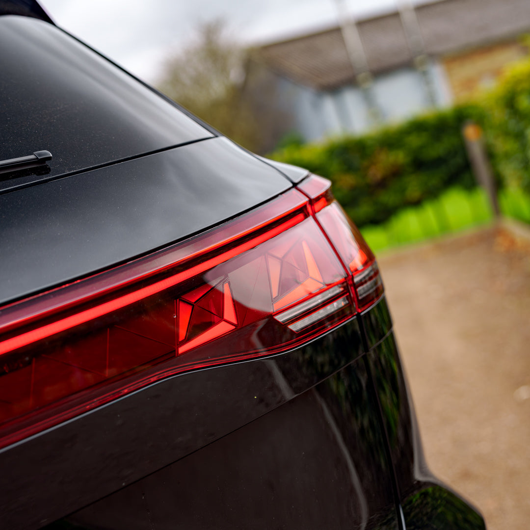 VW Touareg 3.0L V6 Black Edition