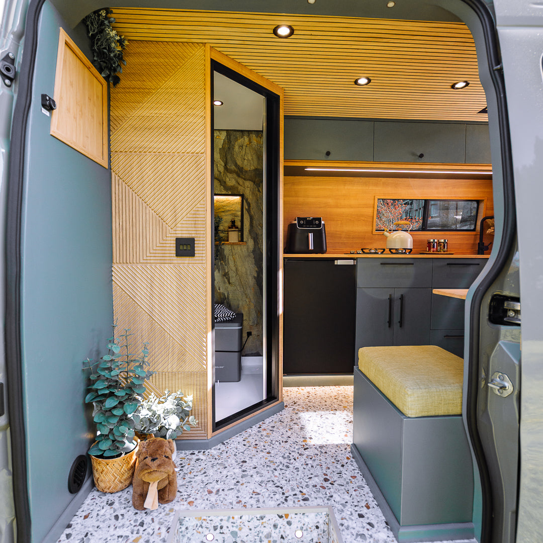 Victoria - Automatic Off Grid Luxury 4 berth Campervan