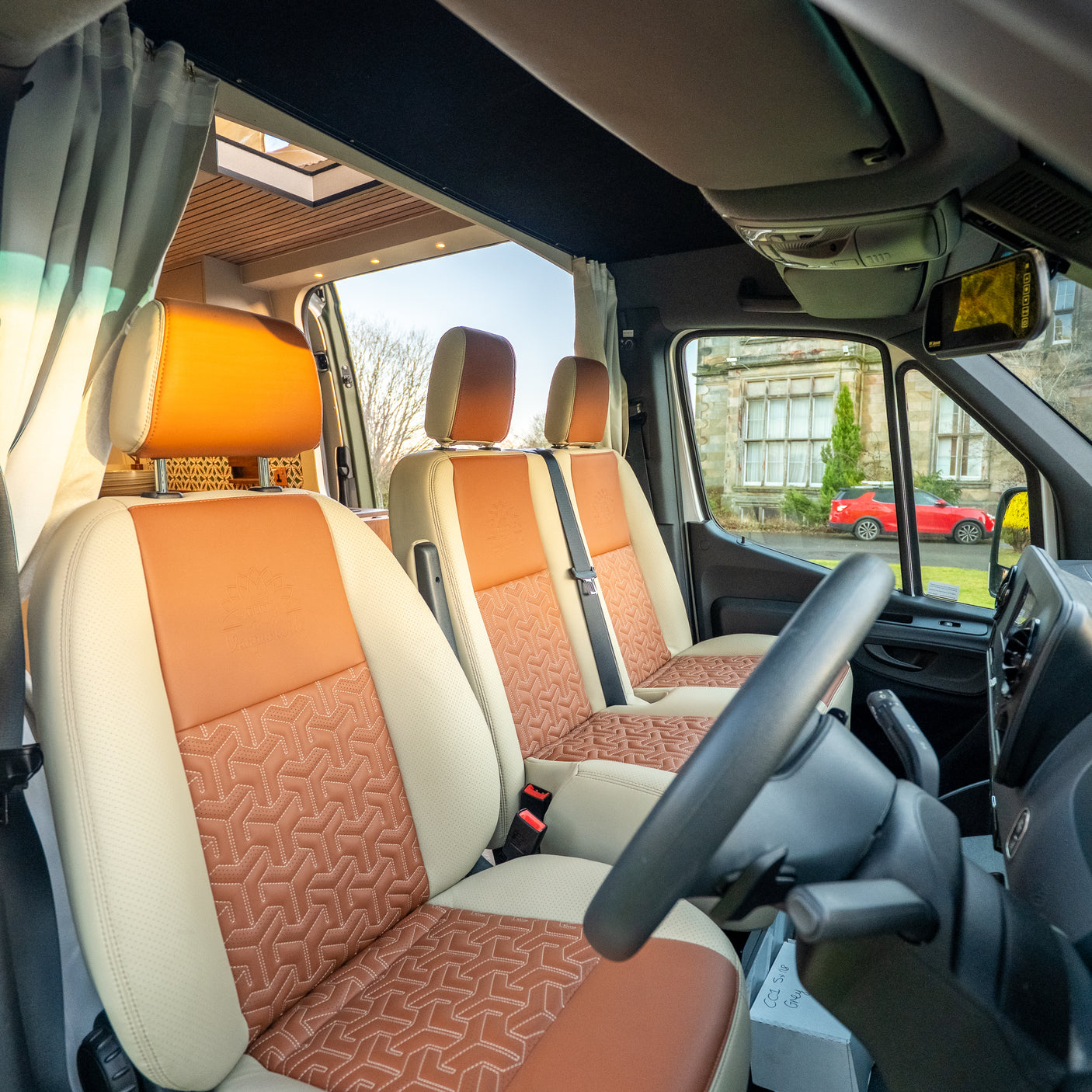 Vienna - 4 berth Automatic Custom Camper