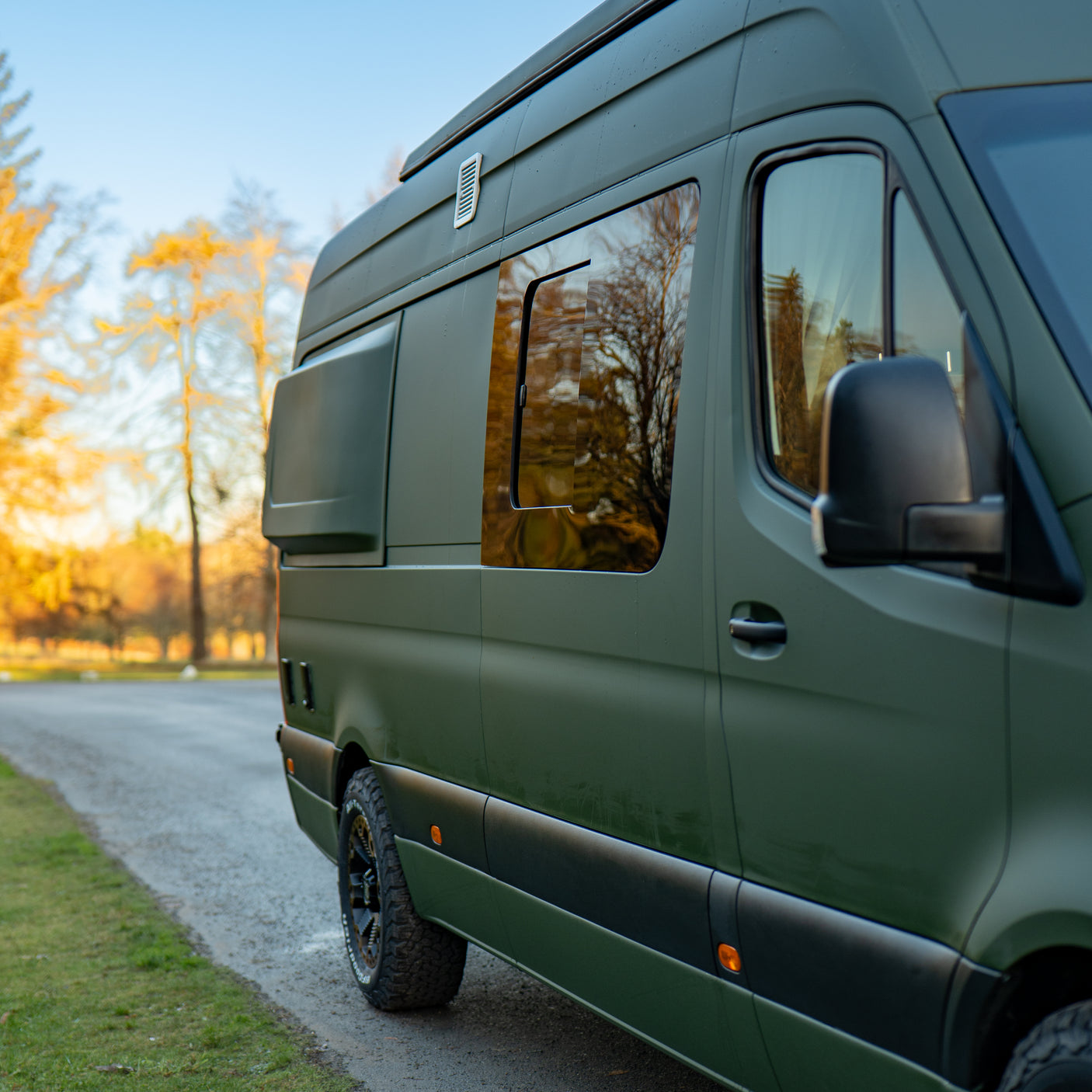 Vienna - 4 berth Automatic Custom Camper