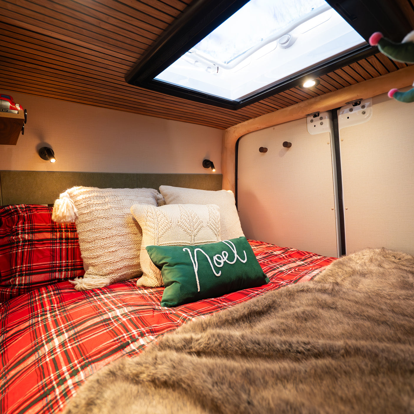Vienna - 4 berth Automatic Custom Camper