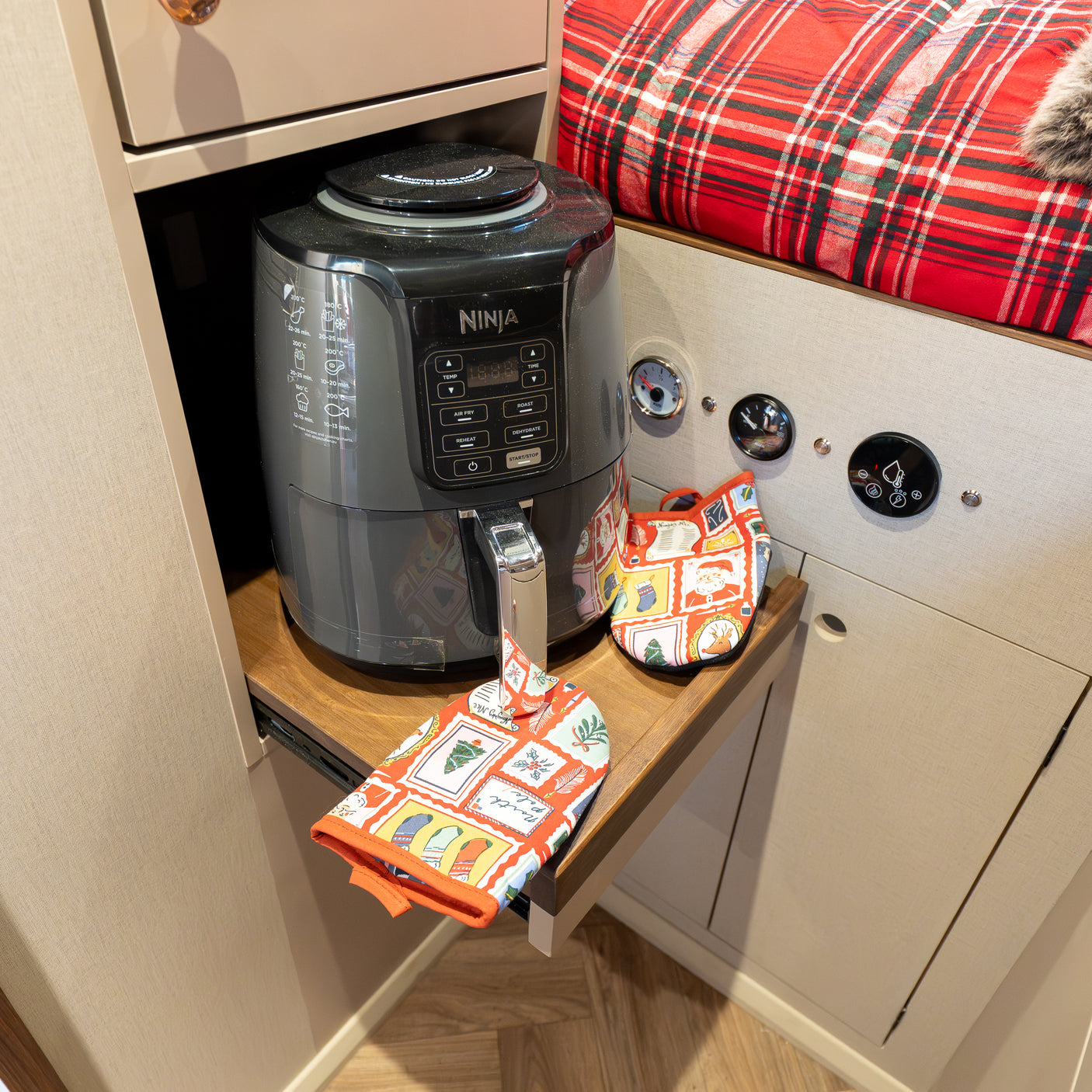 Vienna - 4 berth Automatic Custom Camper