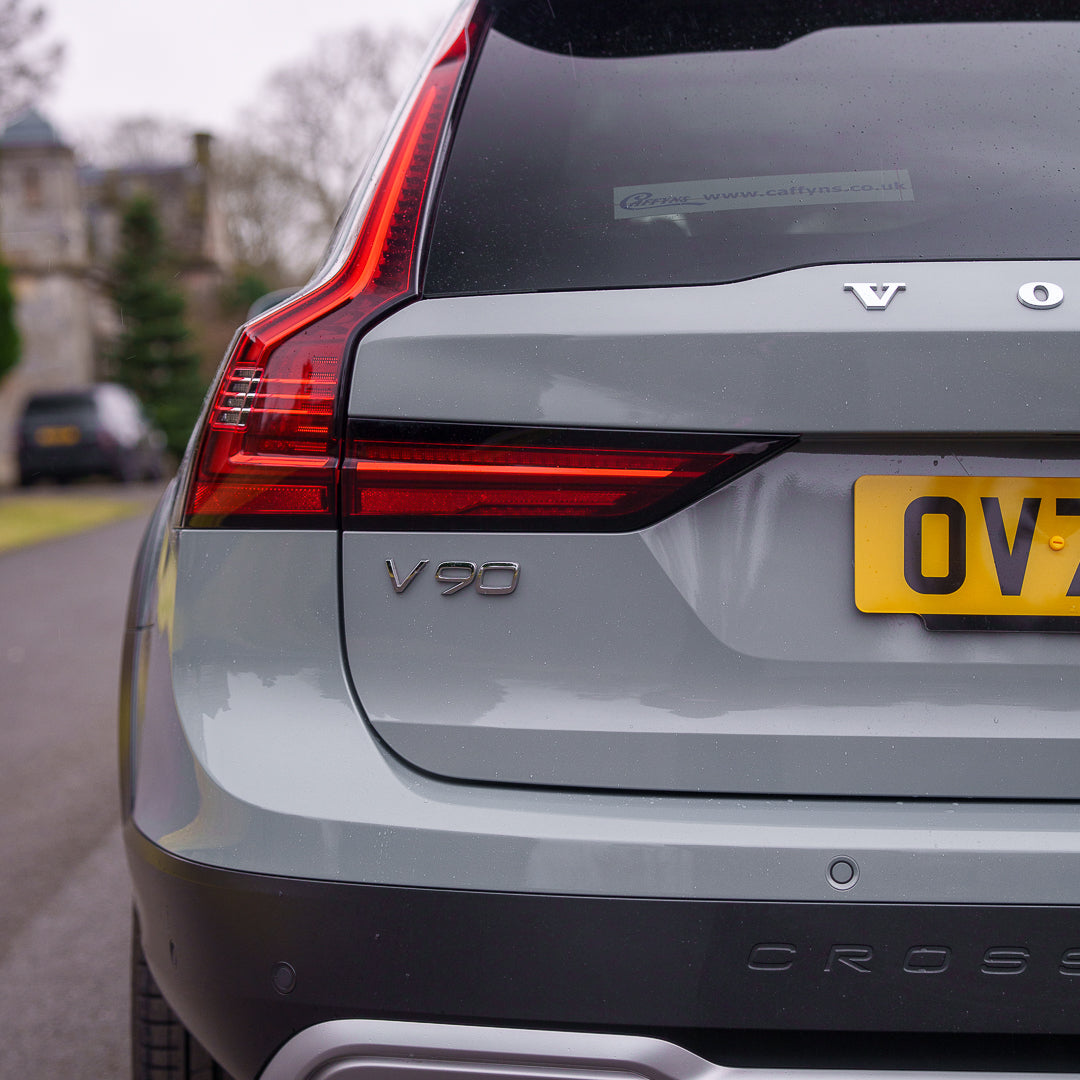 Automatic VOLVO V90 CROSS COUNTRY B6 300 AWD ULTIMATE MHEV