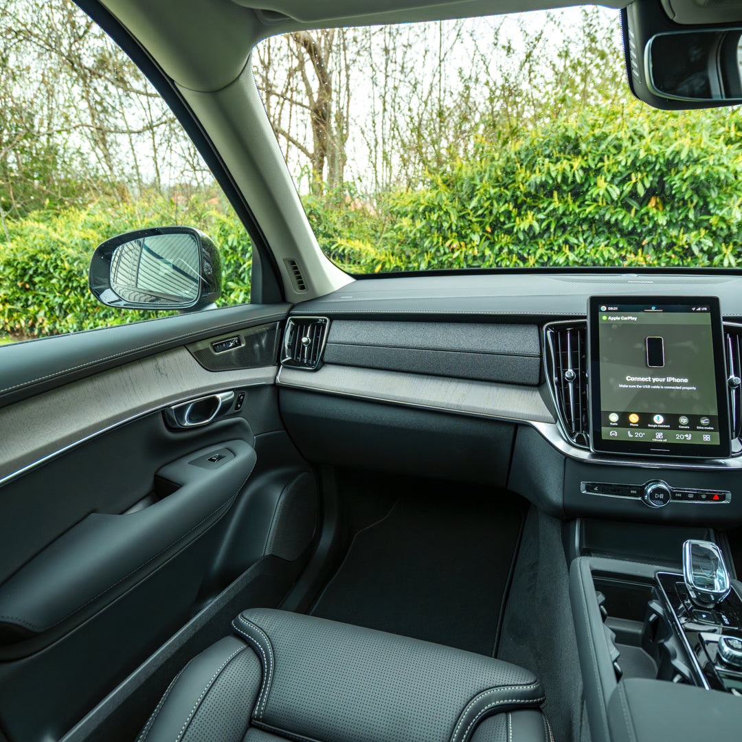 Brand New 7 seat Volvo XC-90