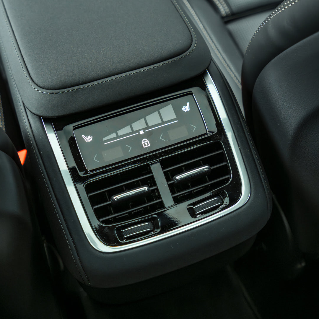 Brand New 7 seat Volvo XC-90