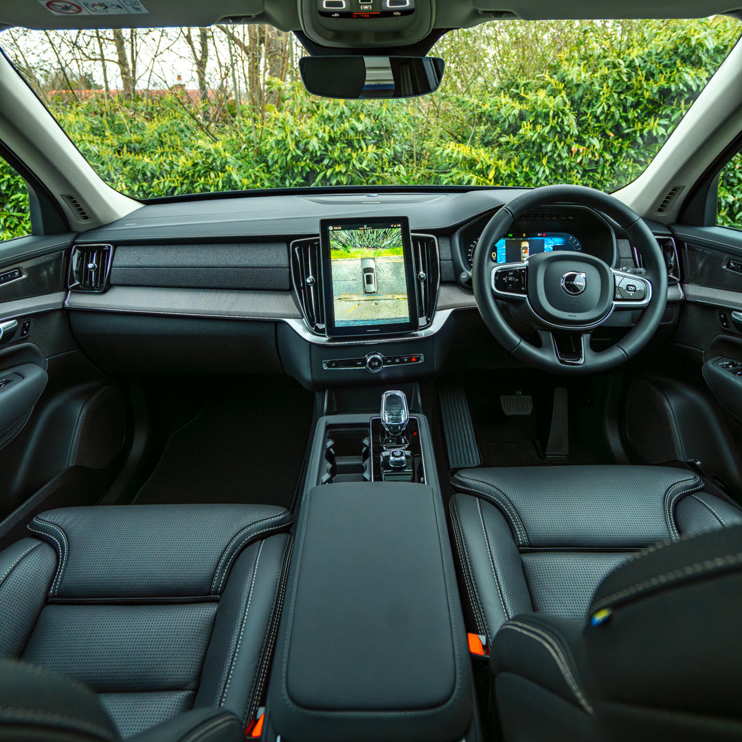 Brand New 7 seat Volvo XC-90