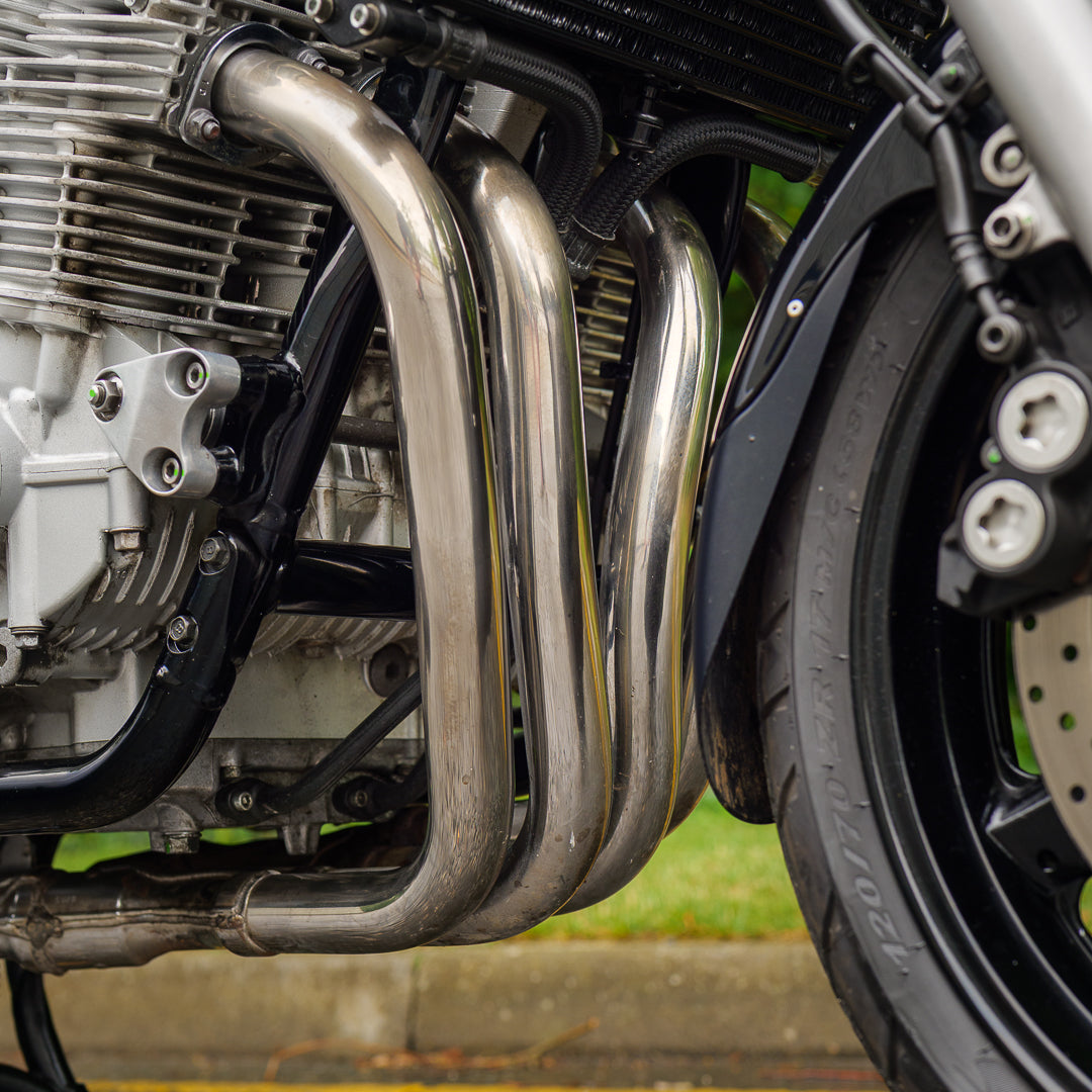LOW MILEAGE 2010 Yamaha XJR 1300