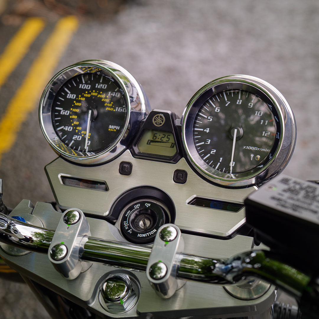 LOW MILEAGE 2010 Yamaha XJR 1300